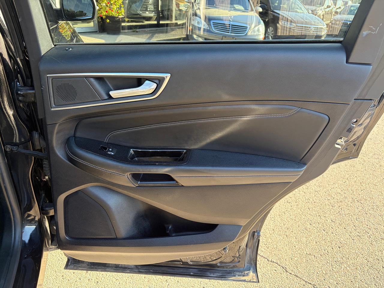 2019 Ford Edge Titanium Photo