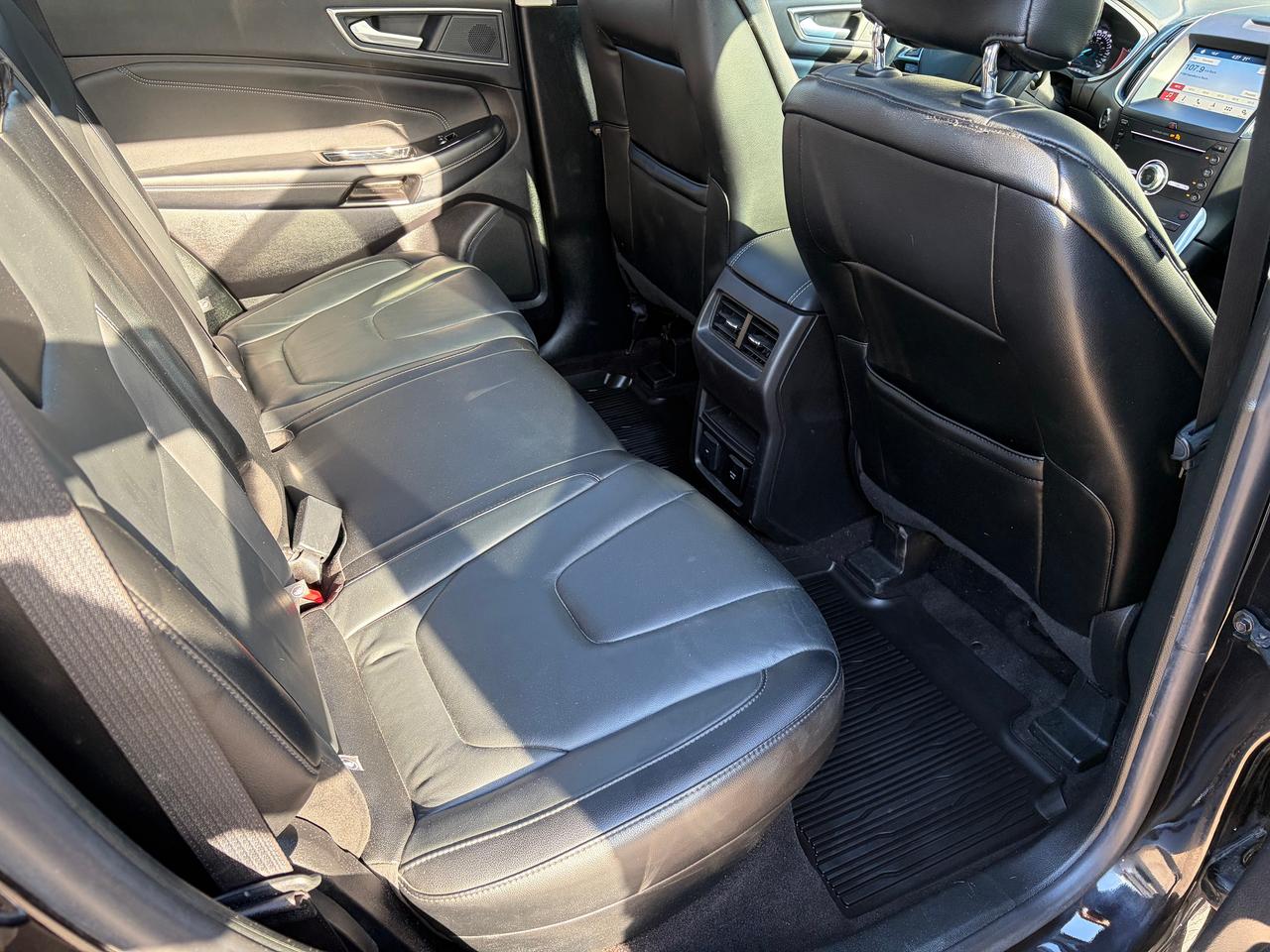 2019 Ford Edge Titanium Photo