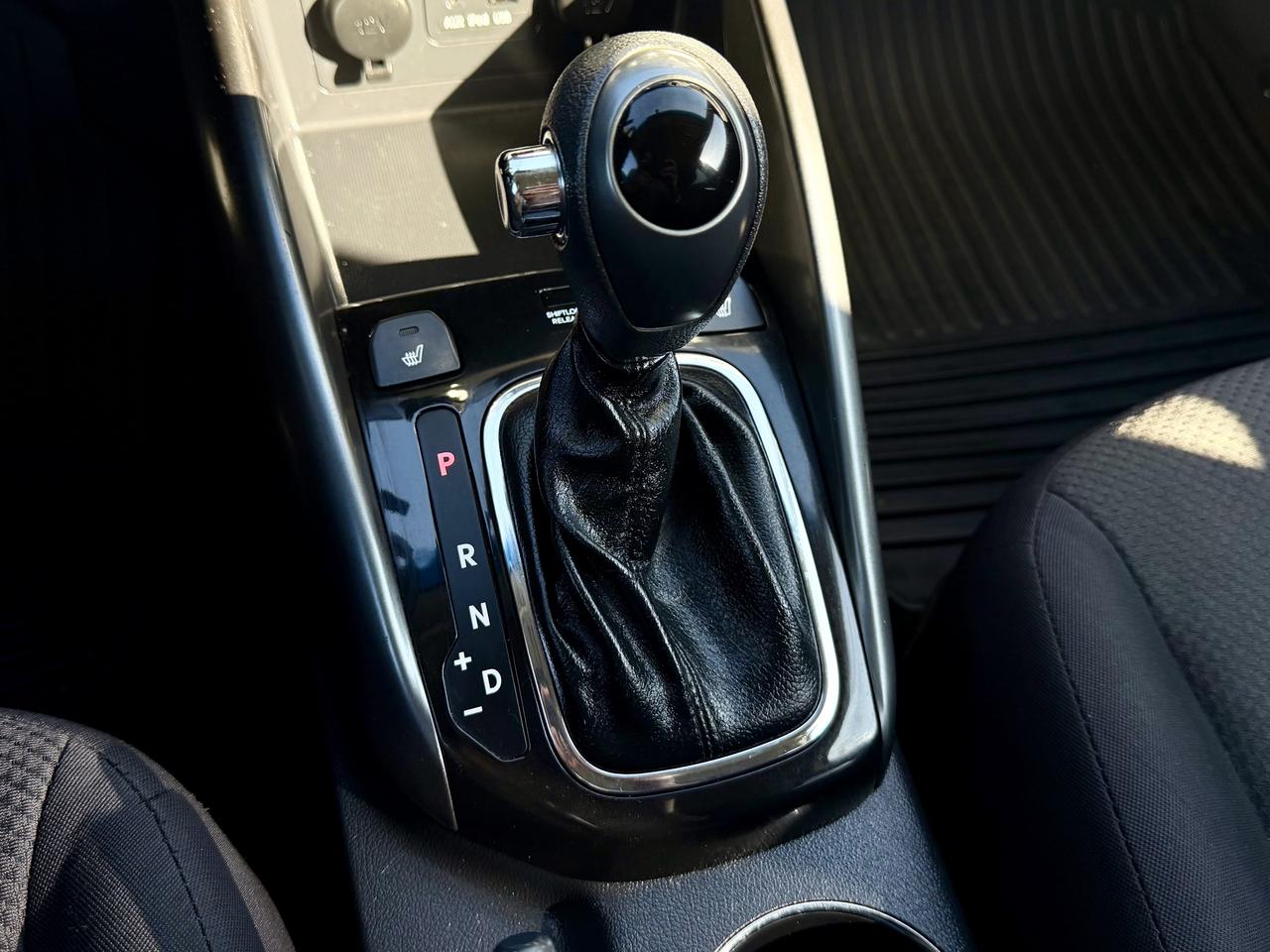 2013 Kia Forte FINANCING AVAILABLE Photo12