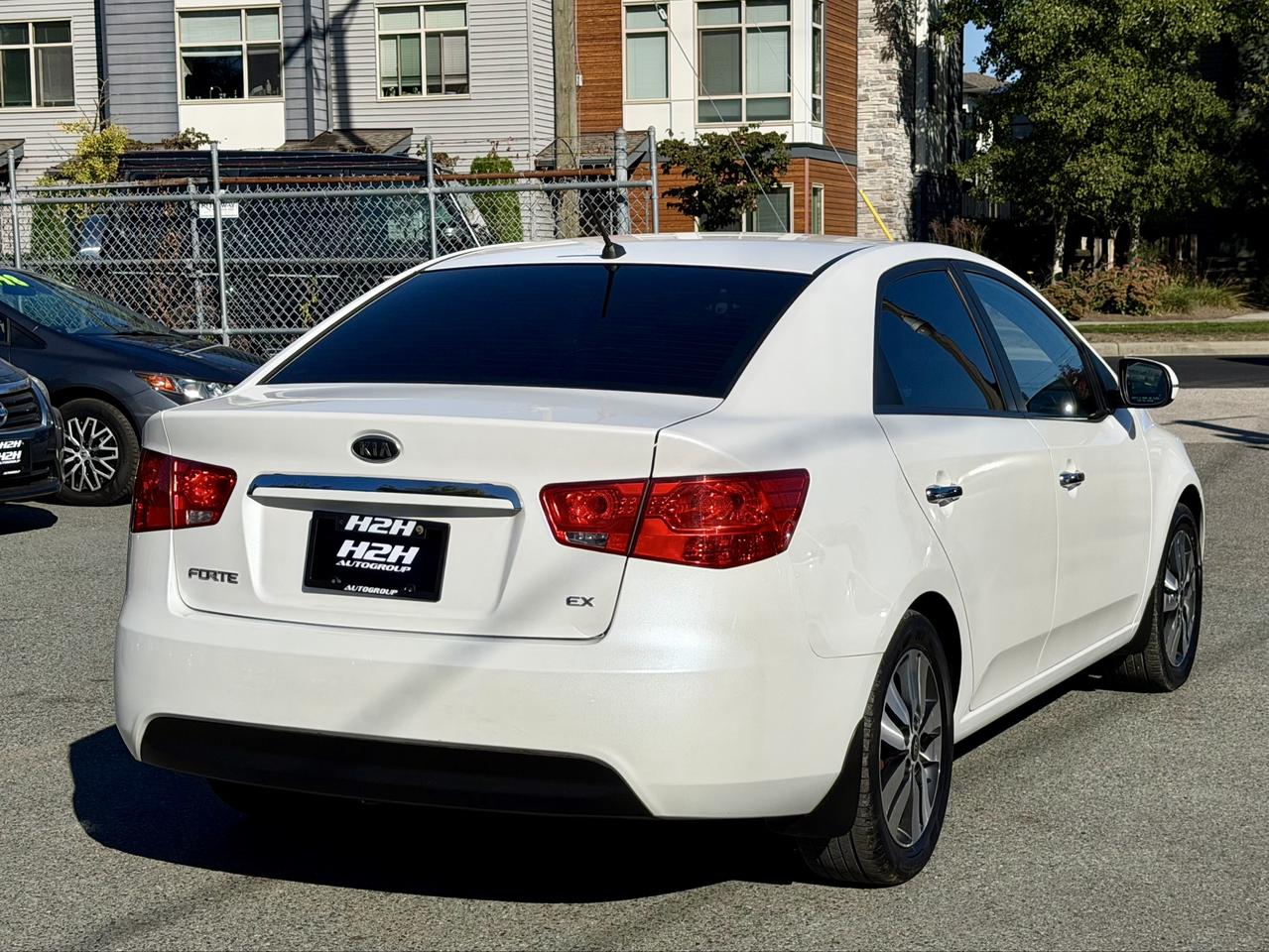 2013 Kia Forte FINANCING AVAILABLE Photo5