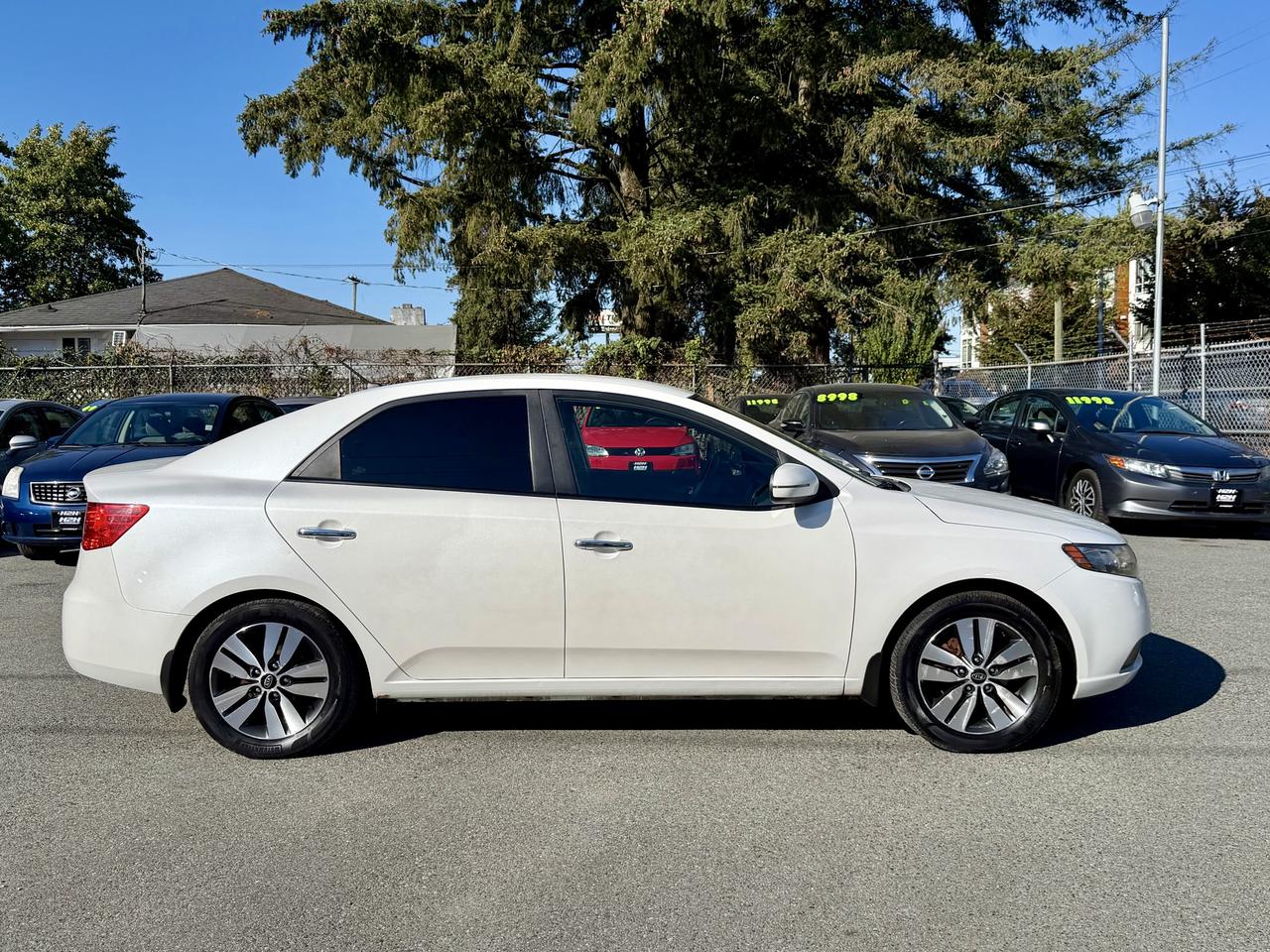 2013 Kia Forte FINANCING AVAILABLE Photo4
