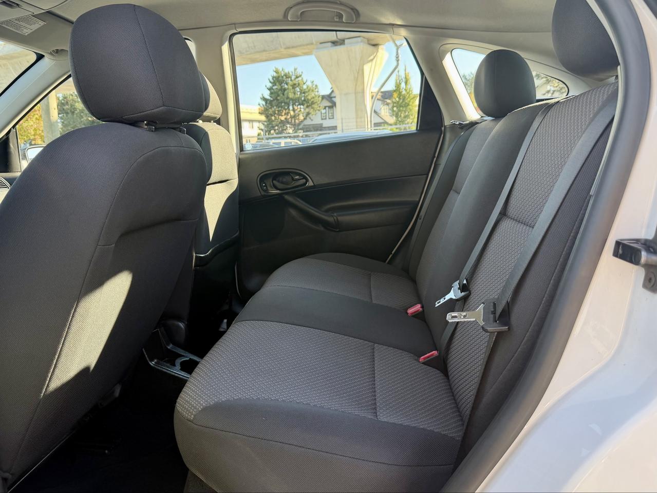 2007 Ford Focus FINANCING AVAILABLE Photo14
