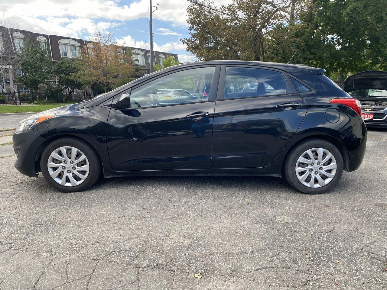 2014 Hyundai Elantra GT Accident Free/1Owner/Automatic/Gas Saver/Bluetooth Photo5