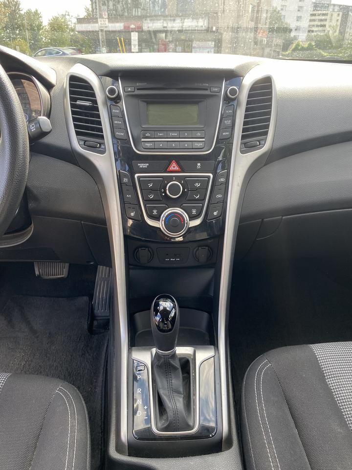 2014 Hyundai Elantra GT Accident Free/1Owner/Automatic/Gas Saver/Bluetooth Photo