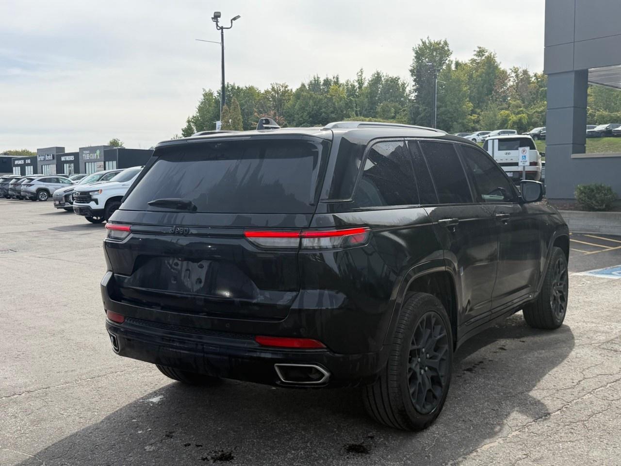 2022 Jeep Grand Cherokee Summit Reserve 4x4 Photo