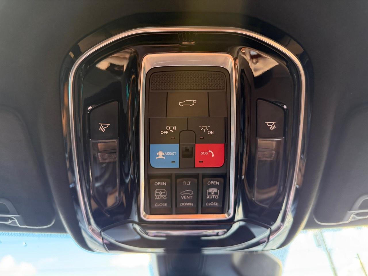 2022 Jeep Grand Cherokee Summit Reserve 4x4 Photo