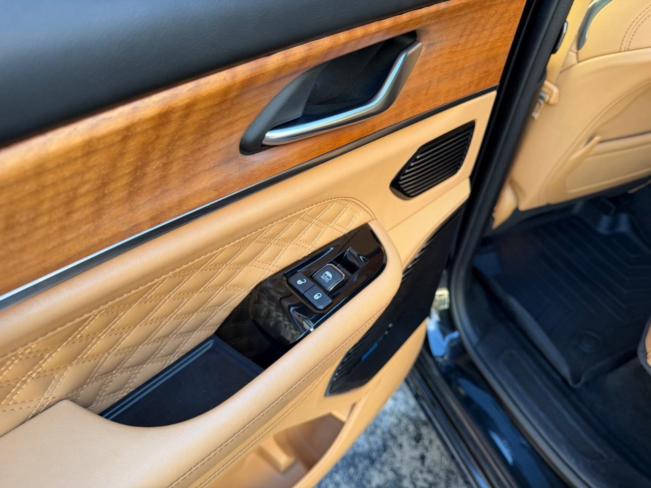 2022 Jeep Grand Cherokee Summit Reserve 4x4 Photo