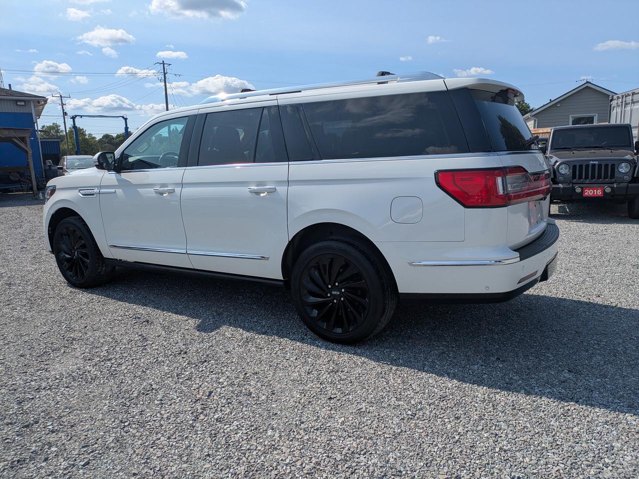 2020 Lincoln Navigator L Reserve 4x4 Photo2