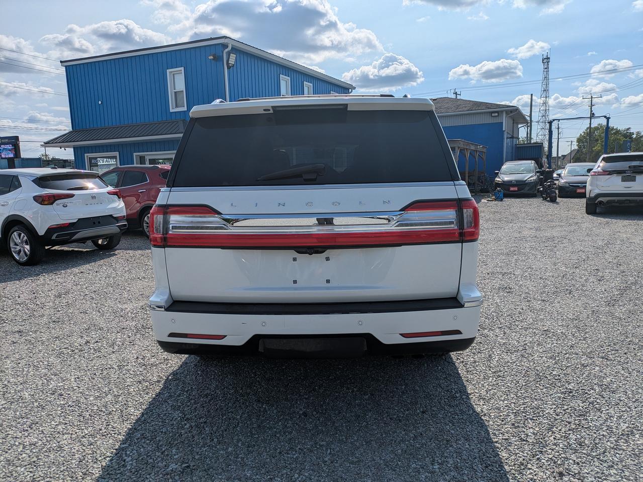 2020 Lincoln Navigator L Reserve 4x4 Photo3