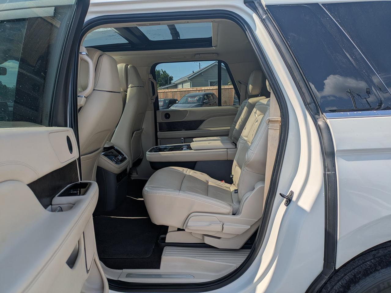 2020 Lincoln Navigator L Reserve 4x4 Photo