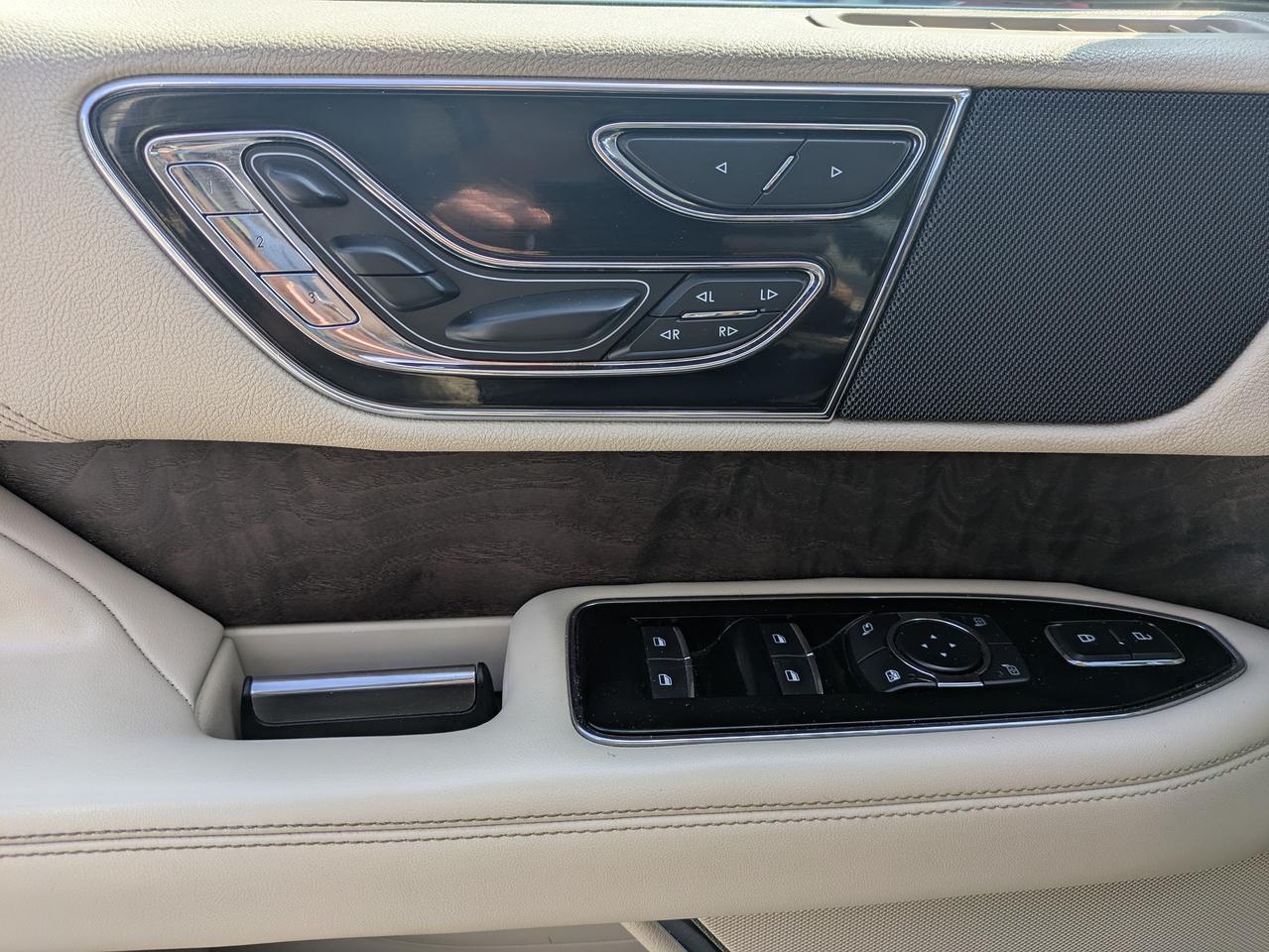 2020 Lincoln Navigator L Reserve 4x4 Photo