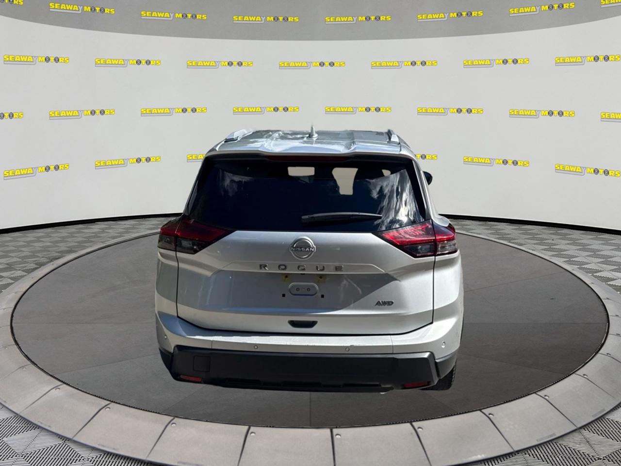 2025 Nissan Rogue SV MOONROOF Photo