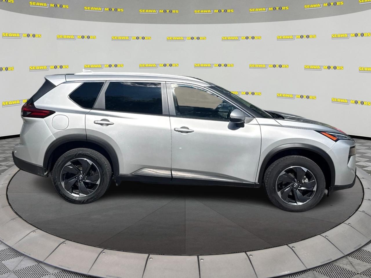 2025 Nissan Rogue SV MOONROOF Photo5
