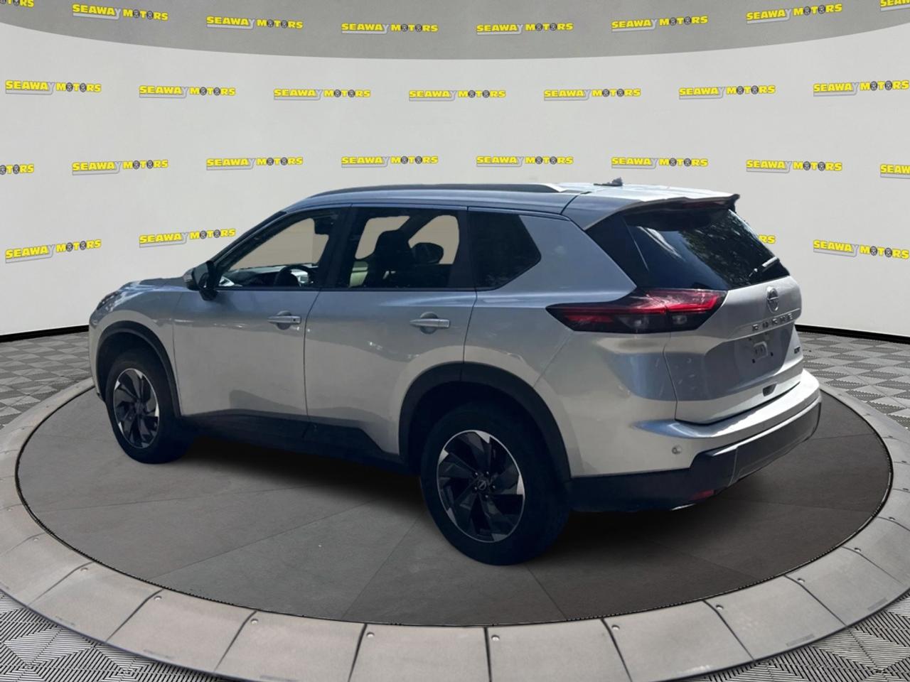 2025 Nissan Rogue SV MOONROOF Photo4