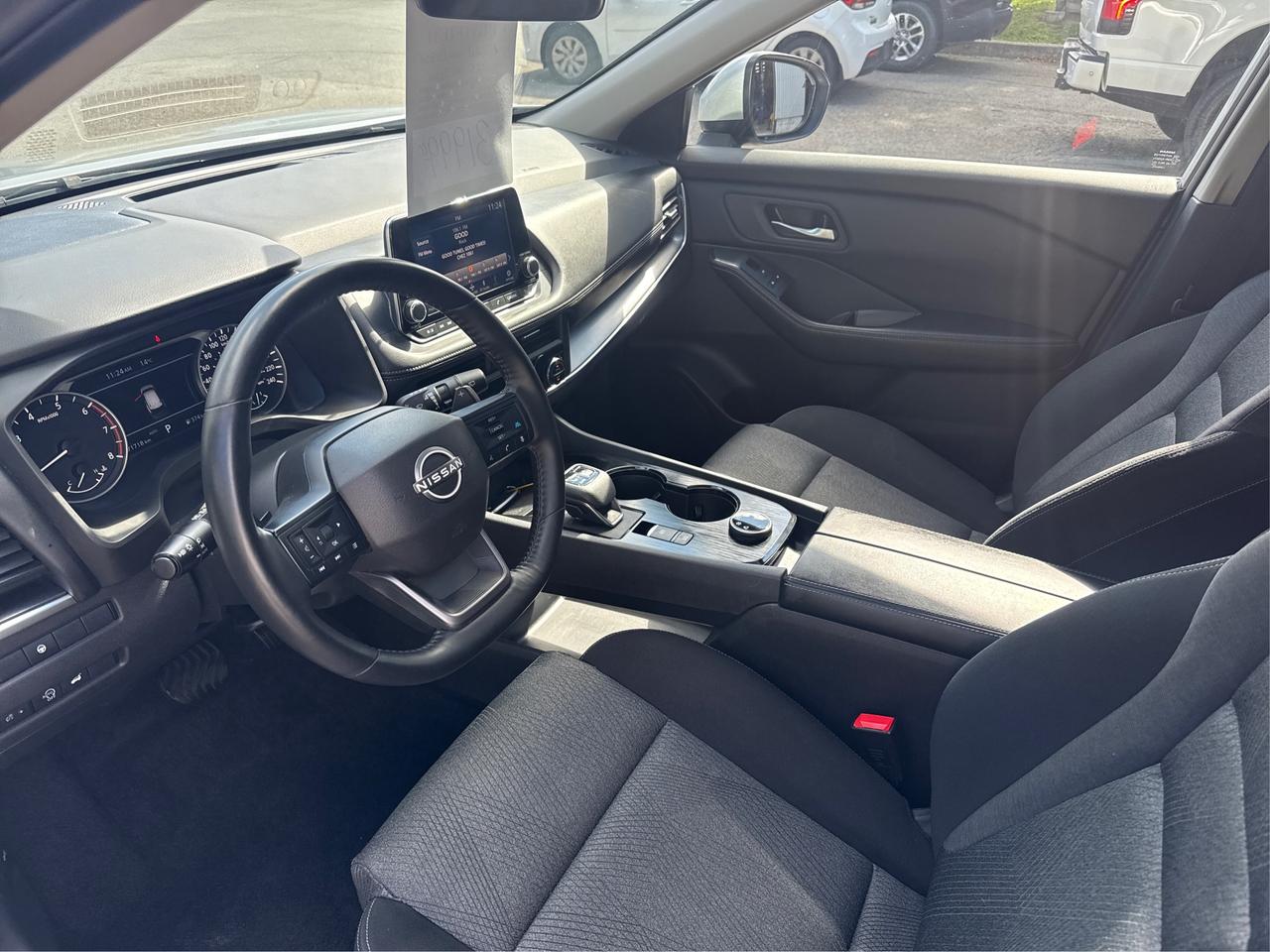 2025 Nissan Rogue SV MOONROOF Photo