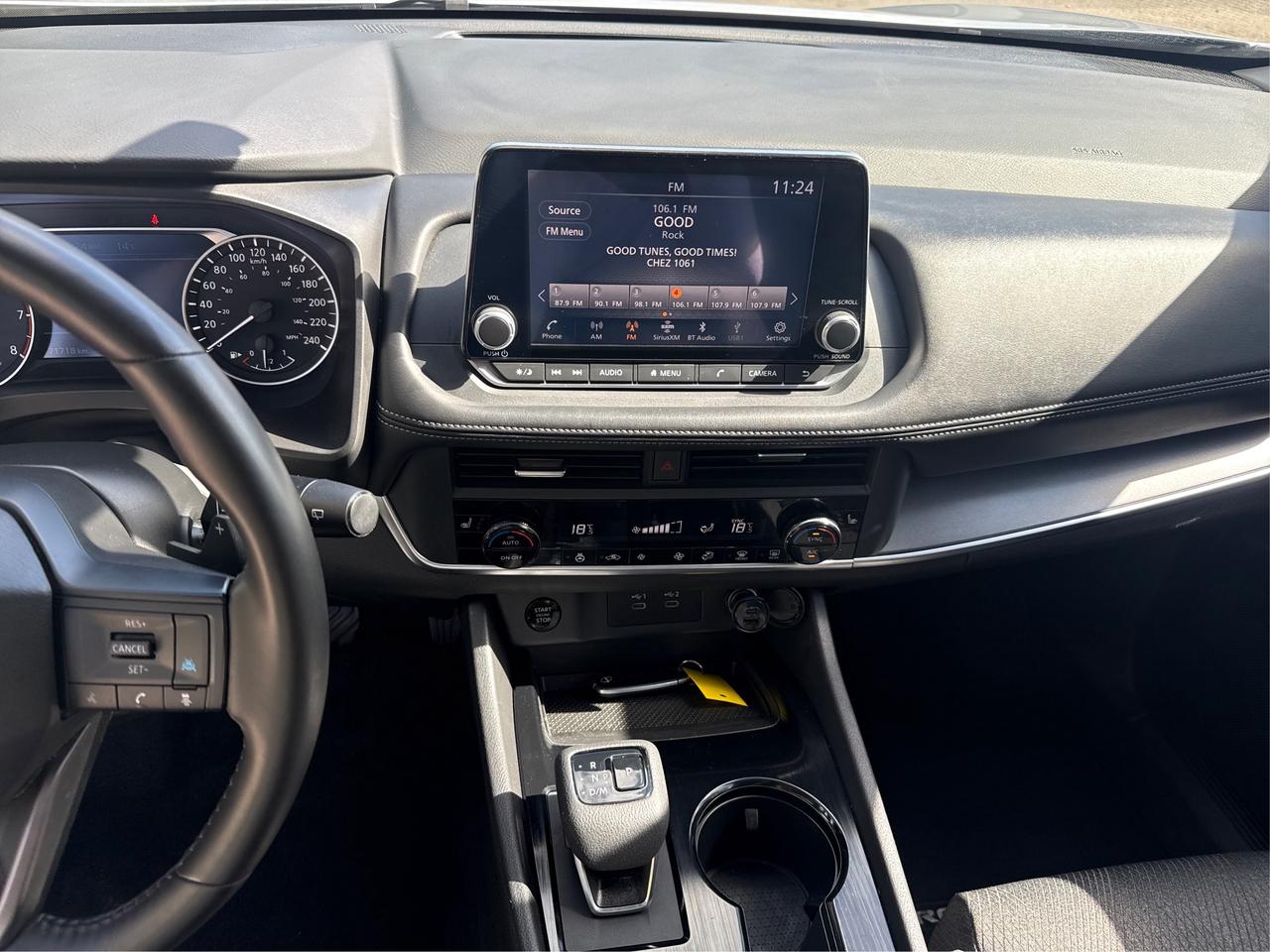 2025 Nissan Rogue SV MOONROOF Photo