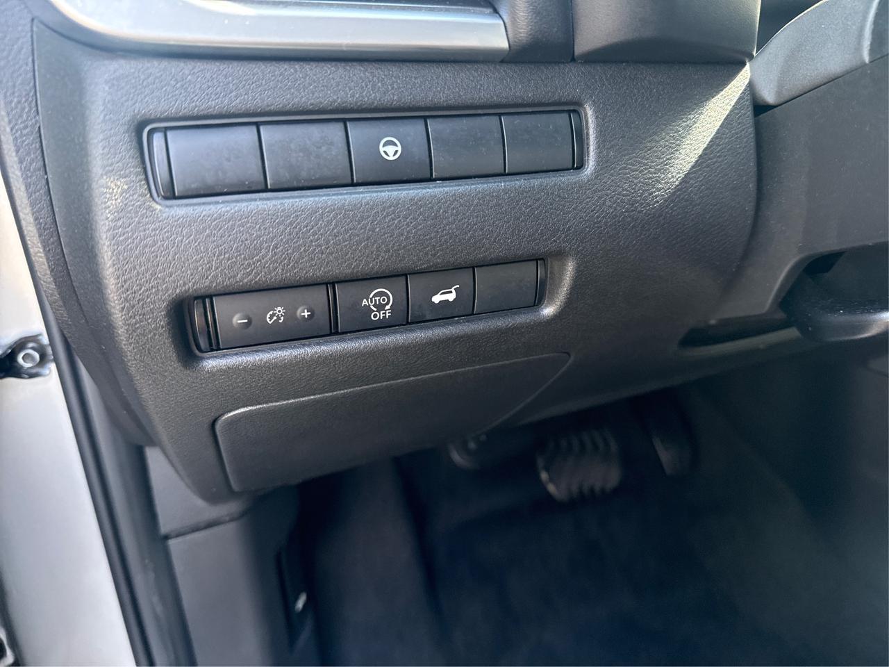 2025 Nissan Rogue SV MOONROOF Photo