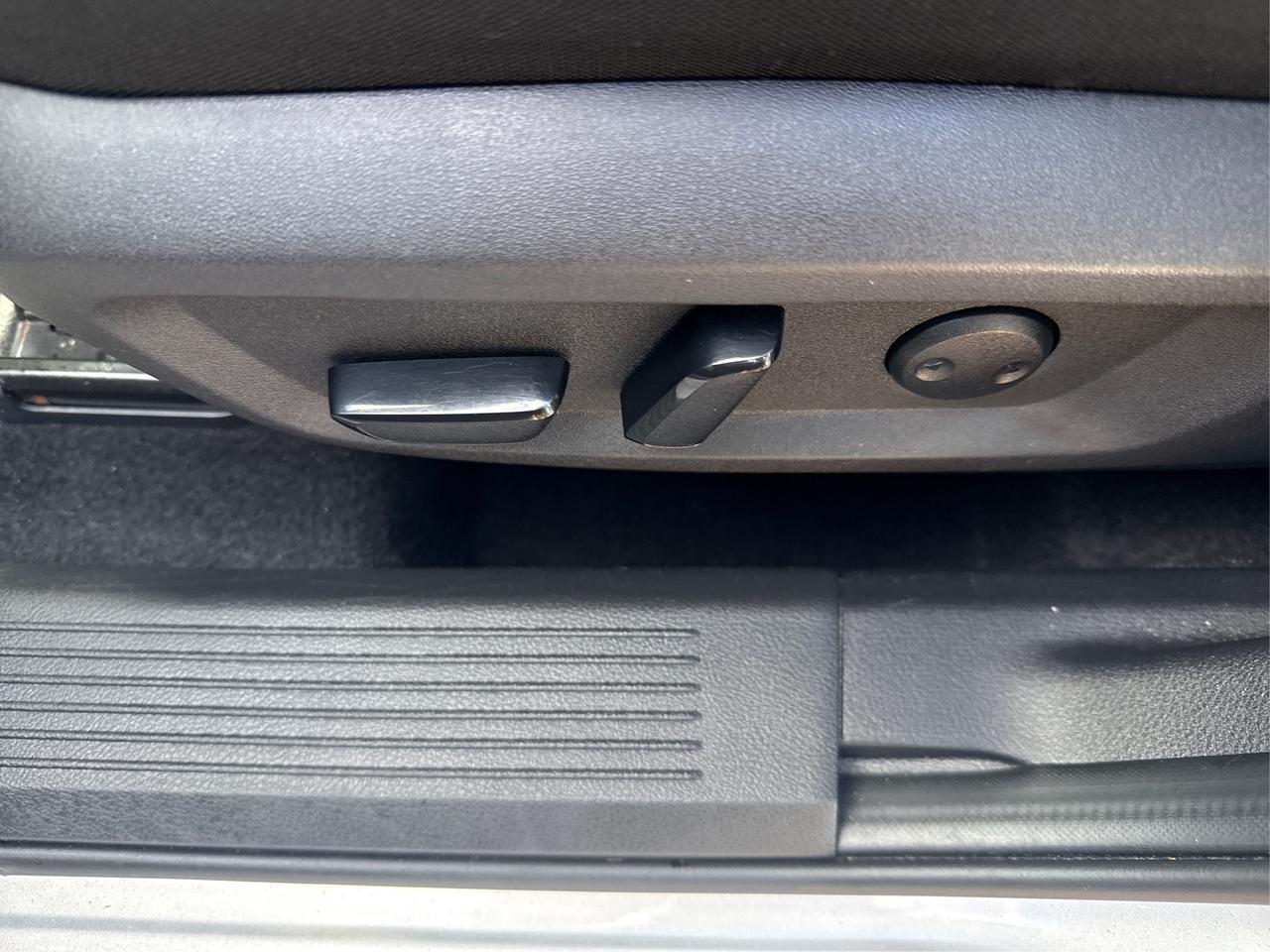 2025 Nissan Rogue SV MOONROOF Photo