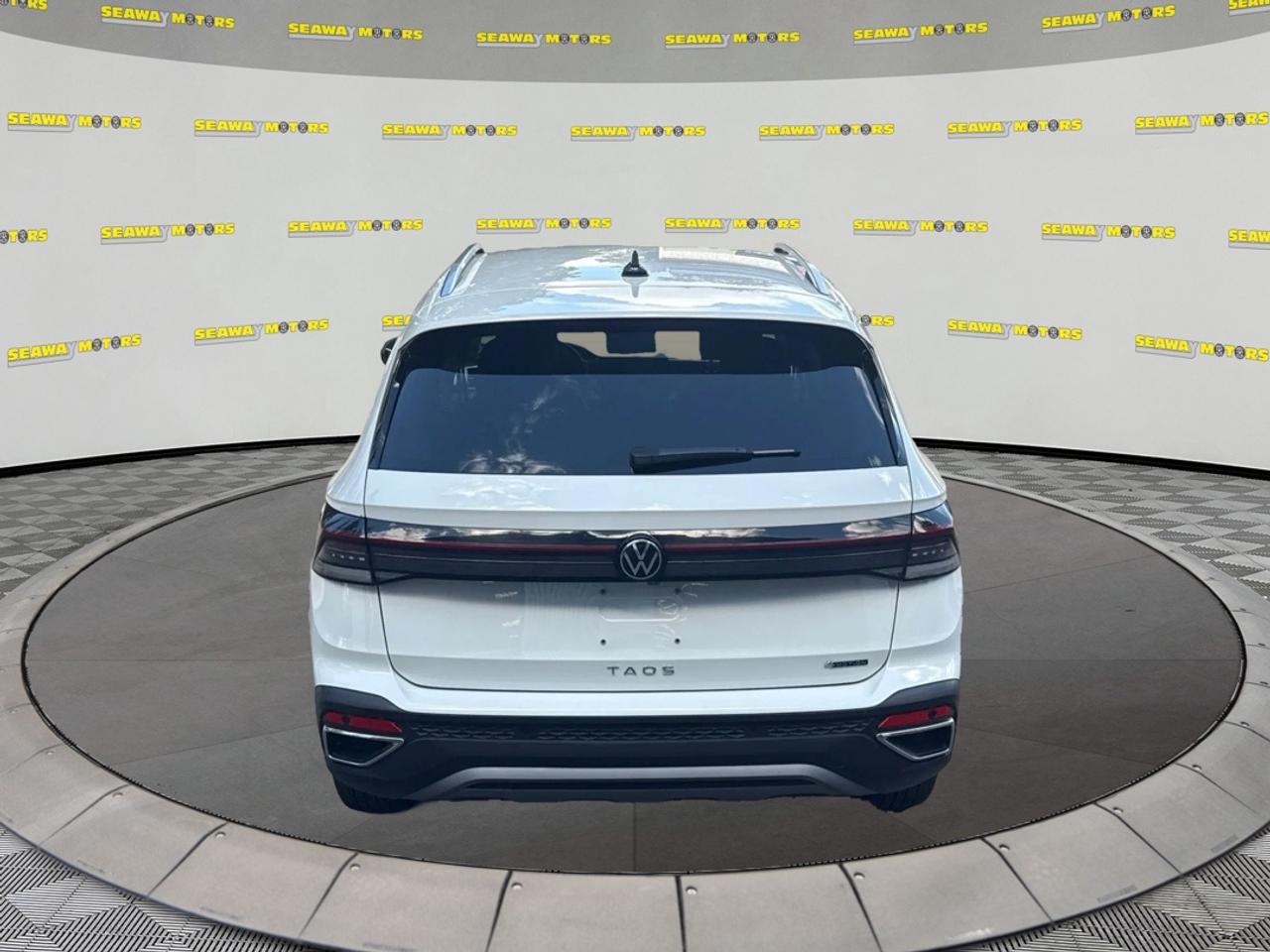 2026 Volkswagen Taos Comfortline 4Motion Photo