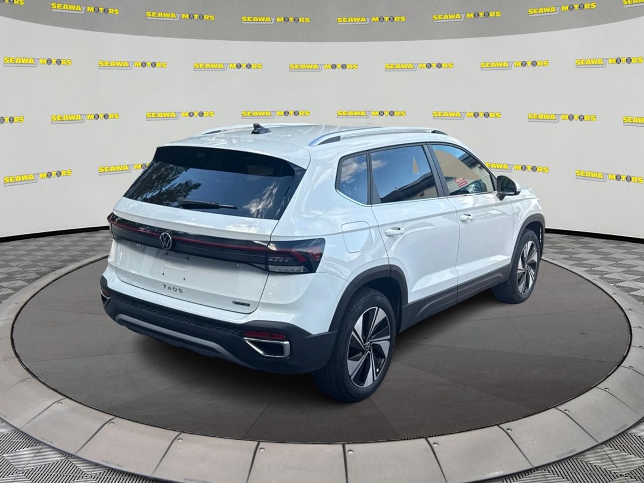 2026 Volkswagen Taos Comfortline 4Motion Photo