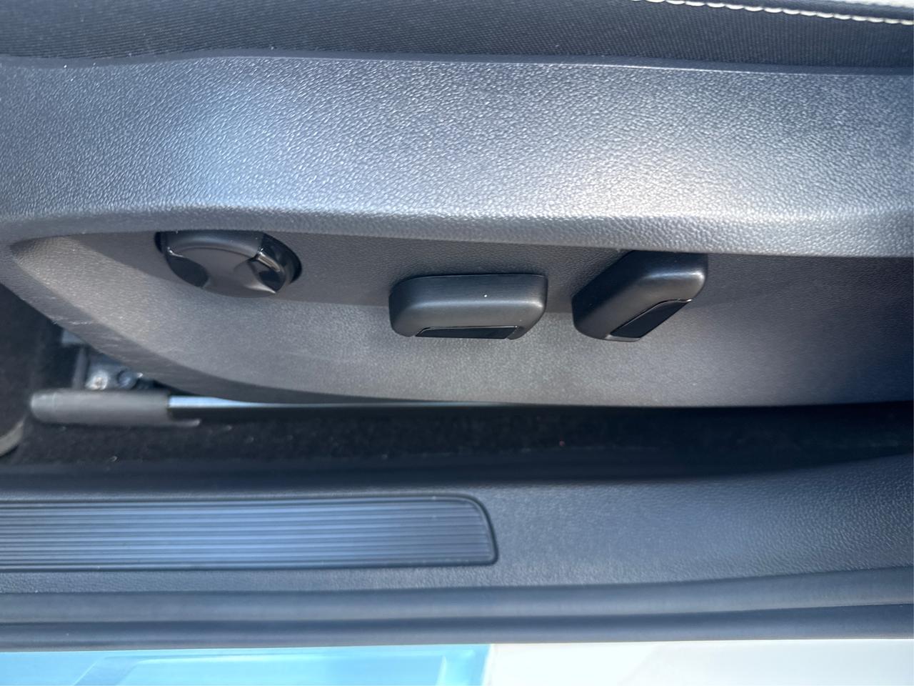 2026 Volkswagen Taos Comfortline 4Motion Photo