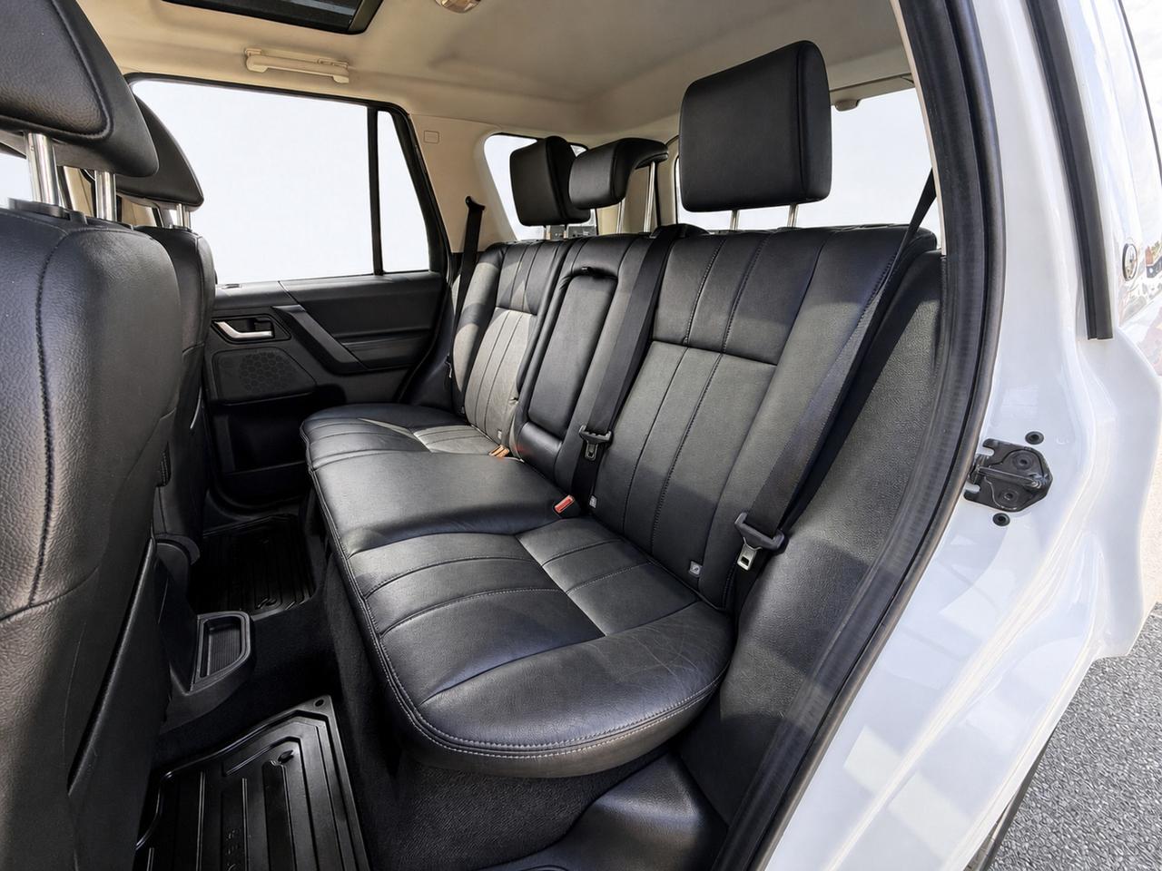 2014 Land Rover LR2 AWD 4dr Photo