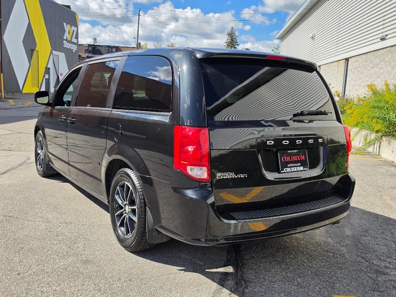 2017 Dodge Grand Caravan SXT PLUS-BLACKTOP PKG-TV/DVD-STOW & GO Photo2