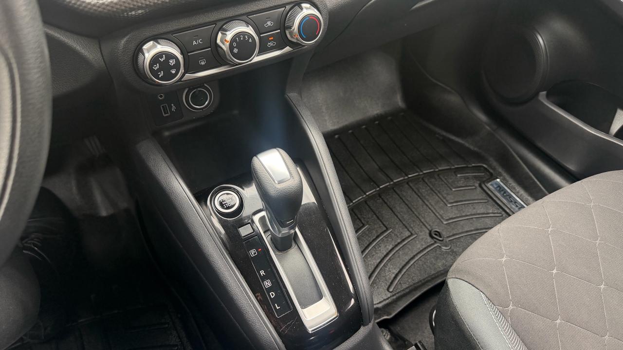 2020 Nissan Kicks S Photo