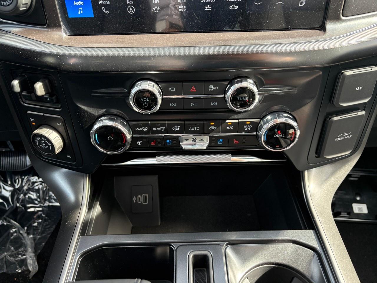 2026 Ford F-150 Lariat 4WD SuperCrew 5.5' Box Photo