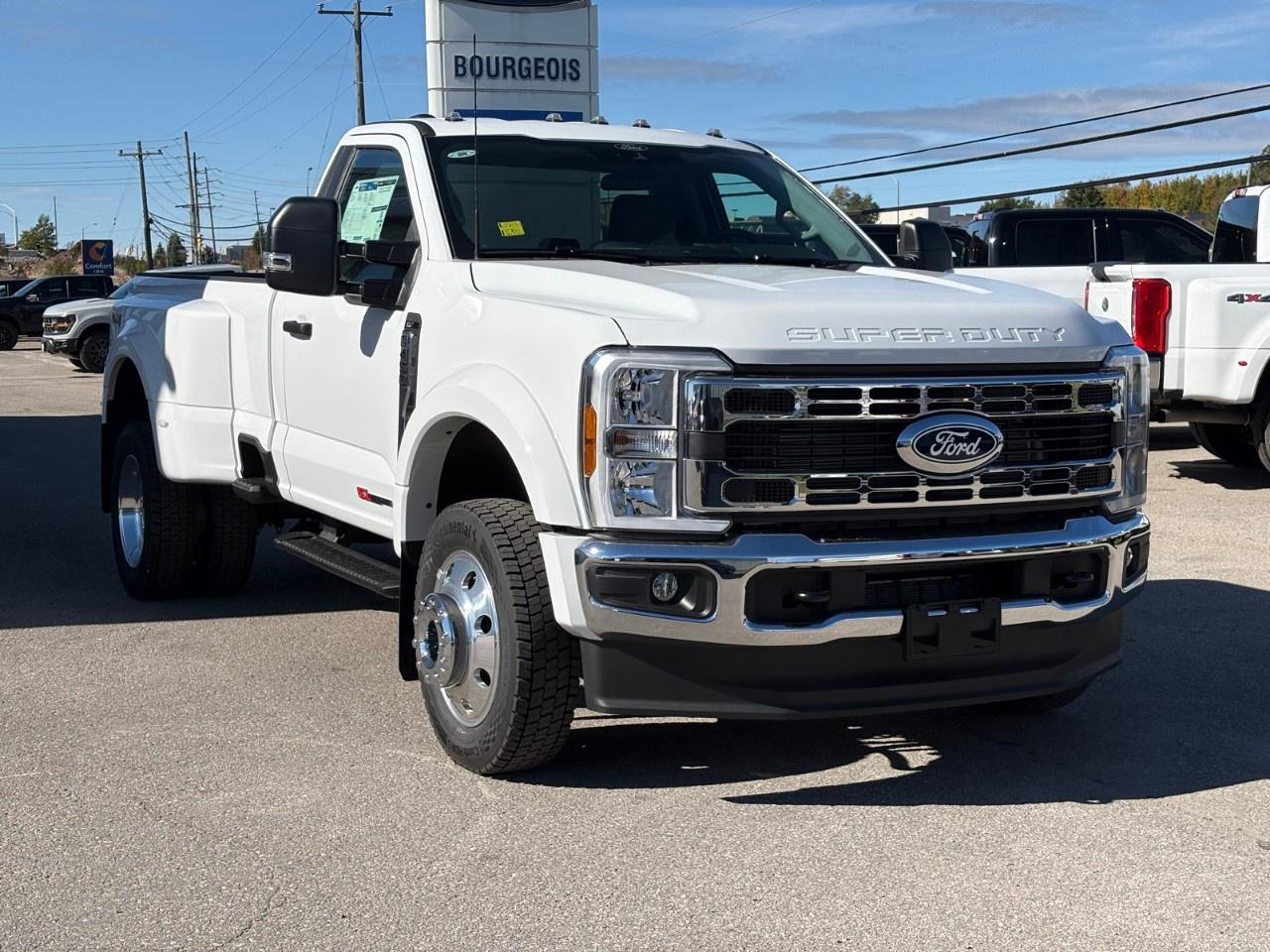 2027 Ford F-450 Super Duty DRW XLT 4WD Reg Cab 8' Box Photo