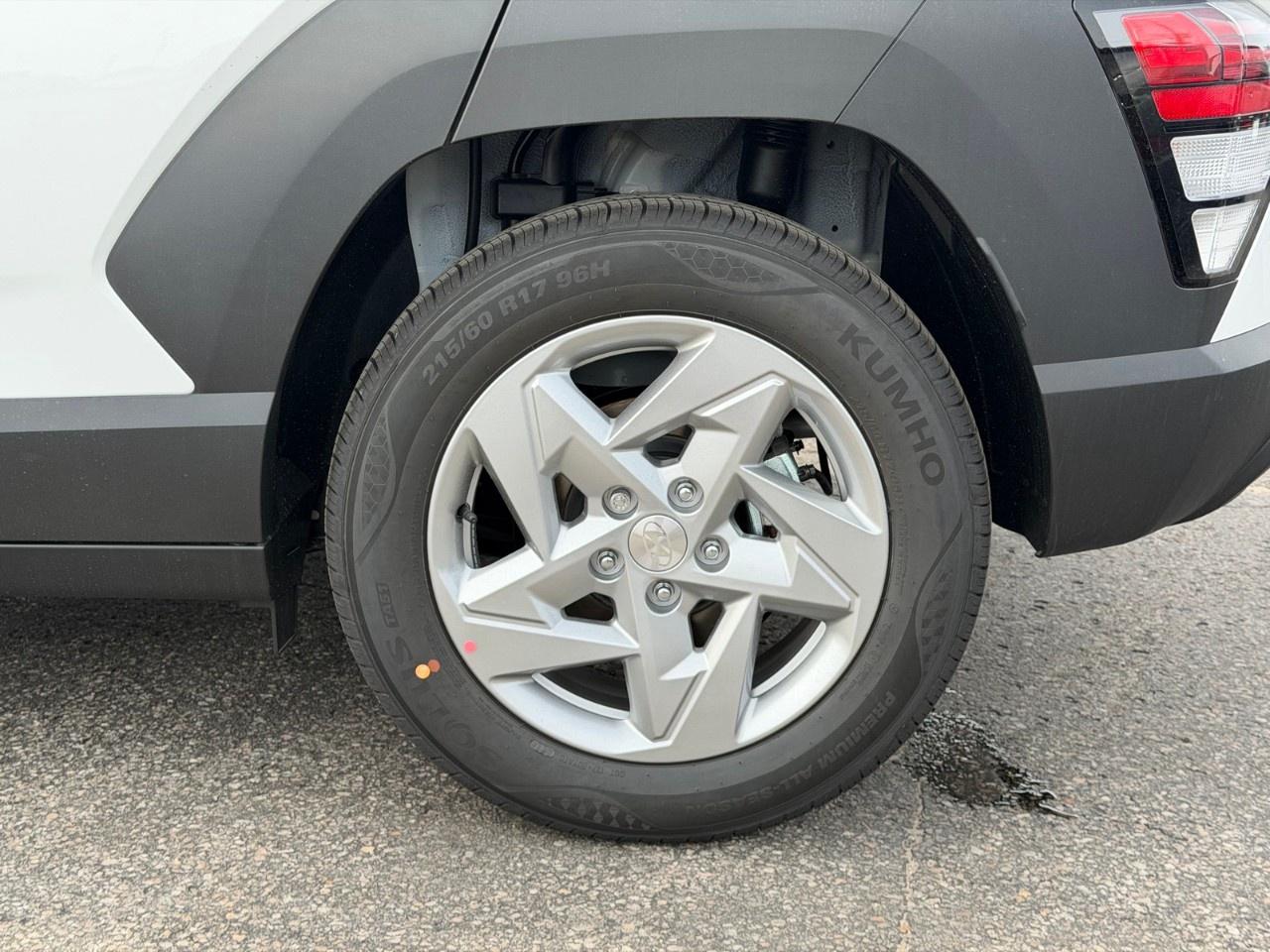 2027 Hyundai KONA 2.0L Essential FWD Photo