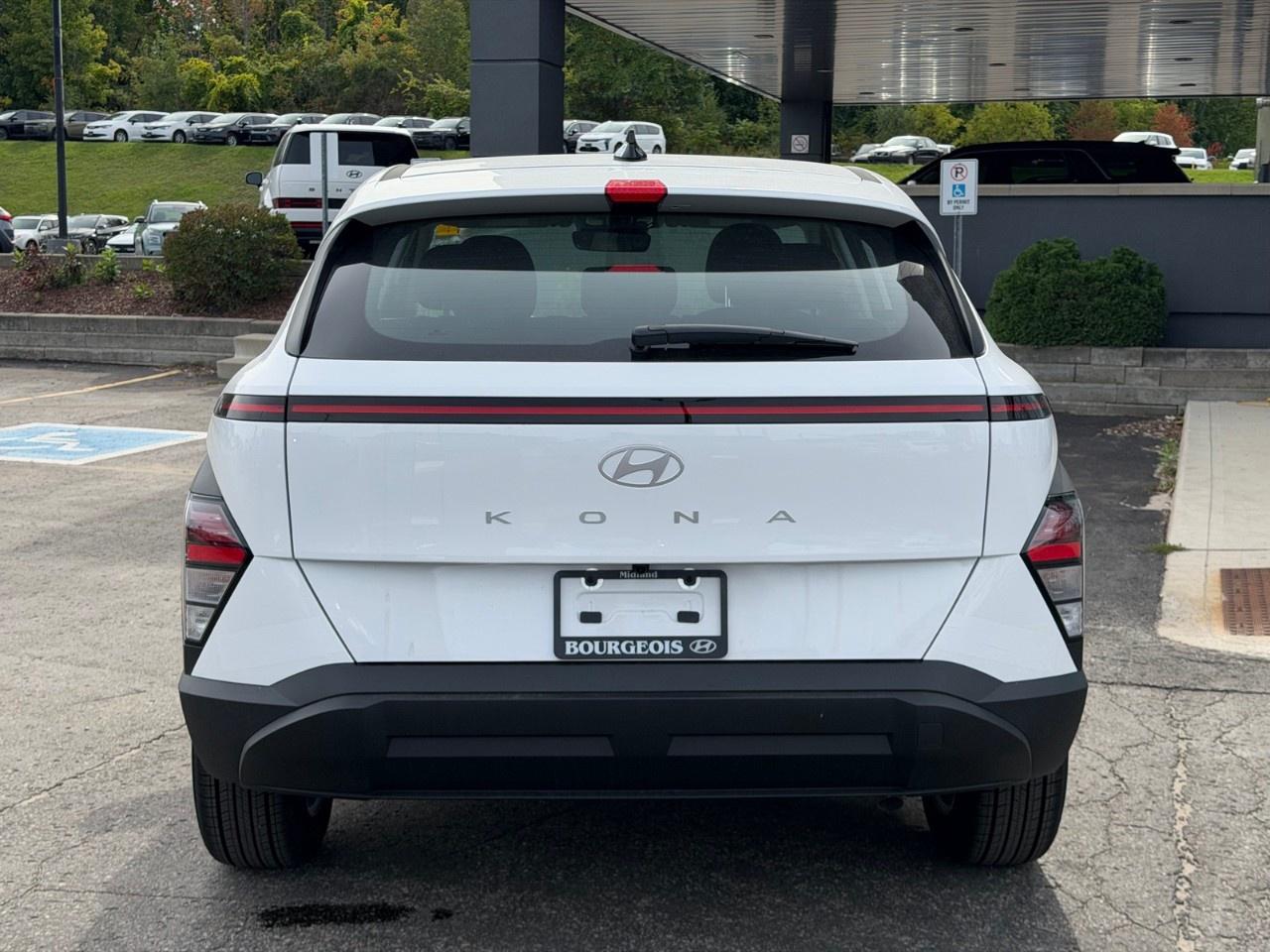 2027 Hyundai KONA 2.0L Essential FWD Photo