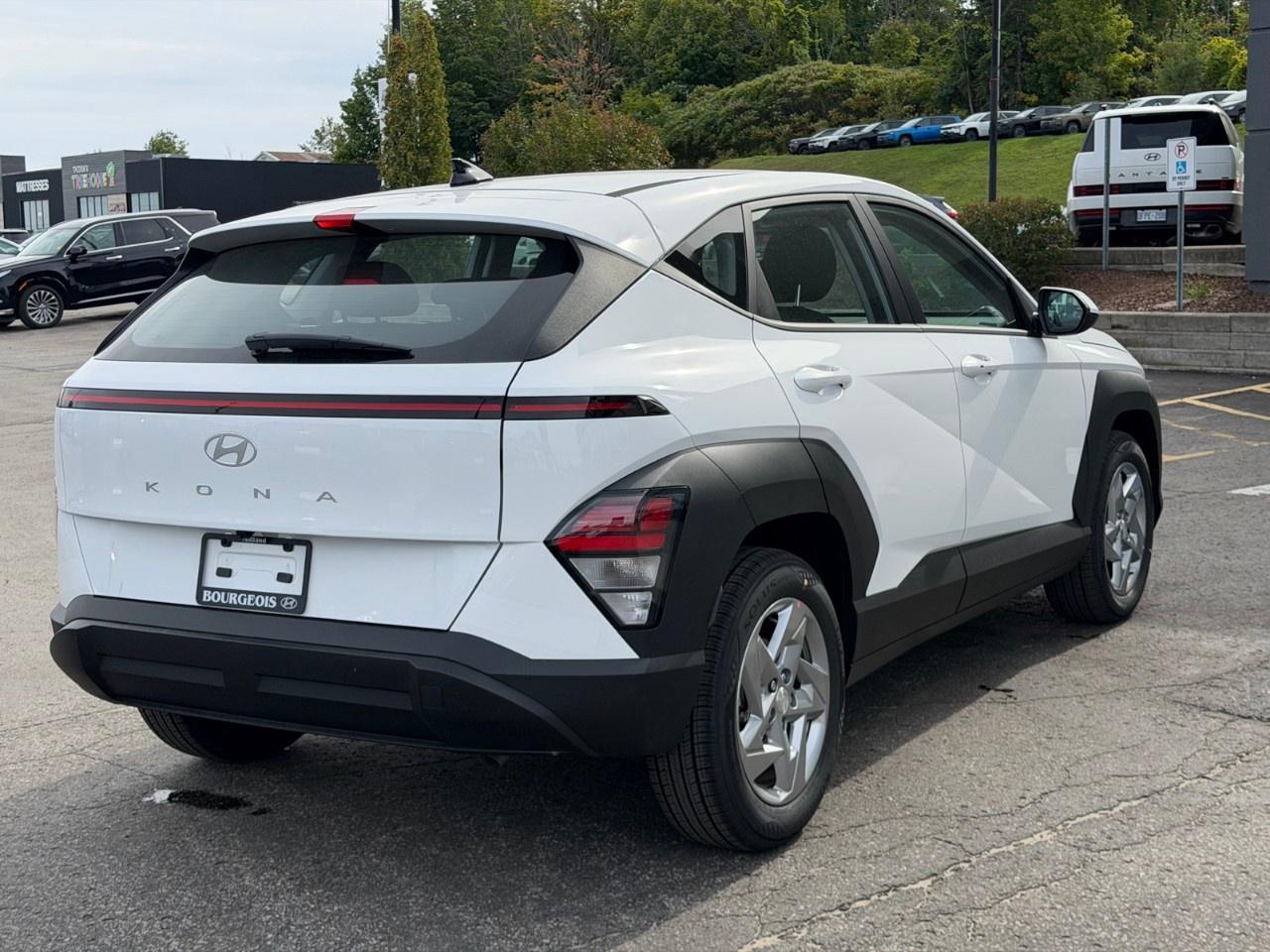 2027 Hyundai KONA 2.0L Essential FWD Photo
