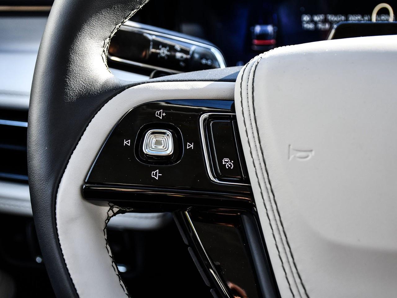 2027 Lincoln Aviator Reserve AWD Photo