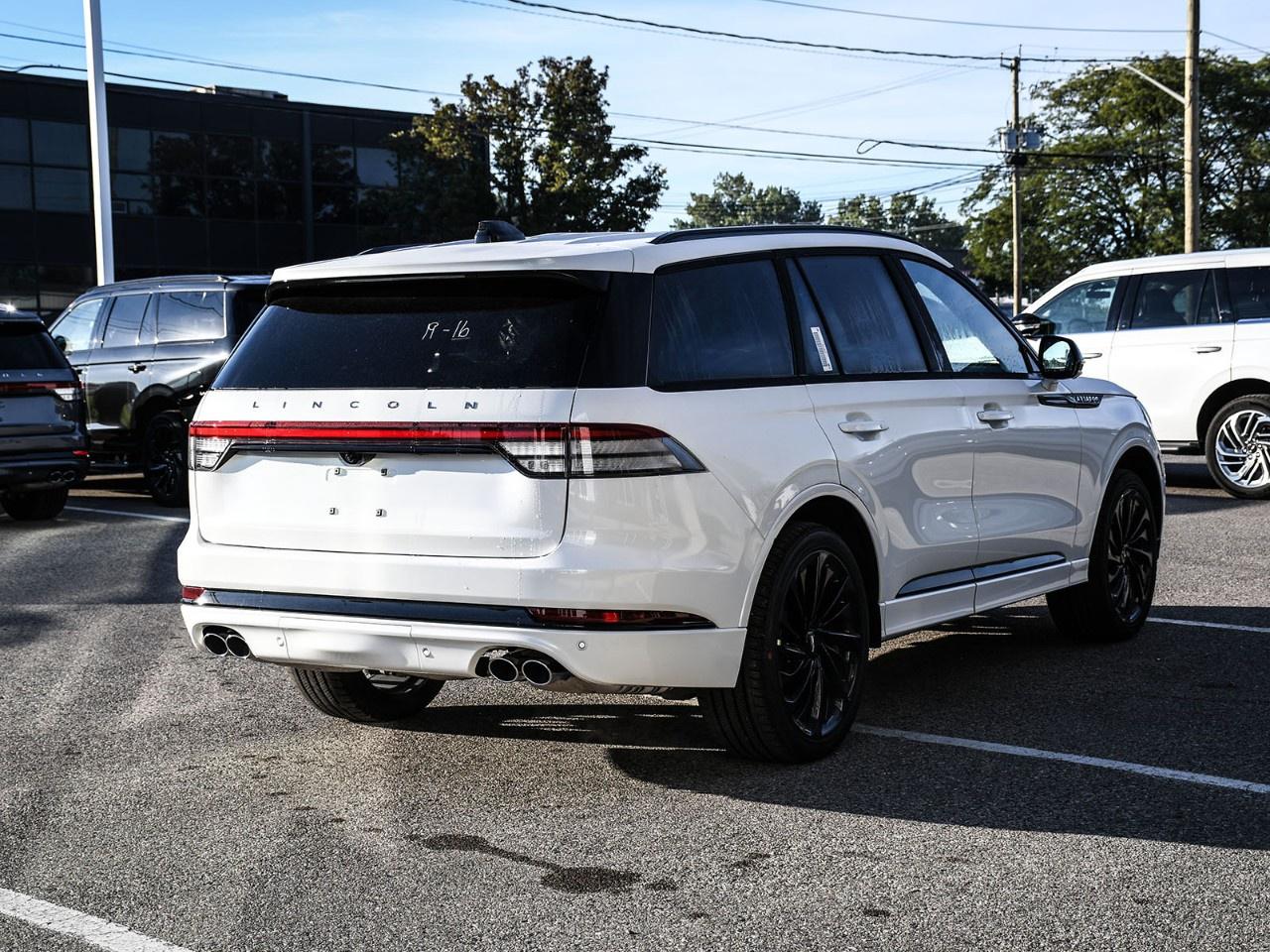2027 Lincoln Aviator Reserve AWD Photo