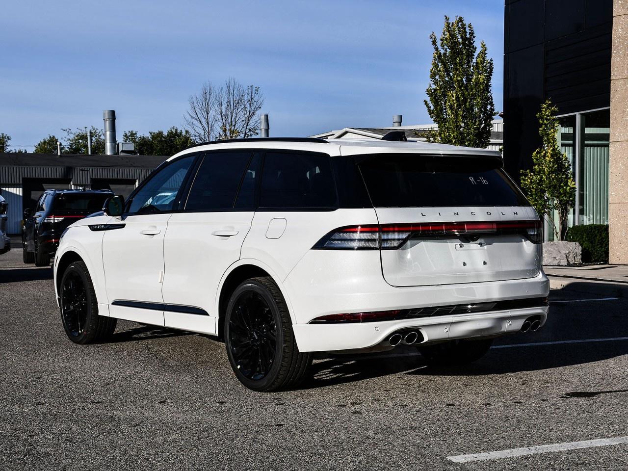 2027 Lincoln Aviator Reserve AWD Photo