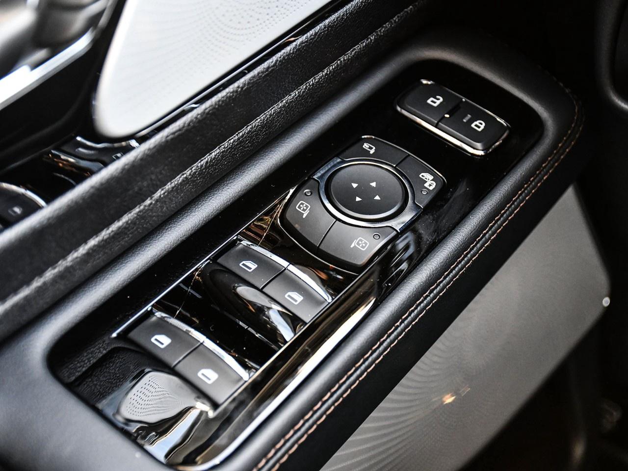2027 Lincoln Aviator Reserve AWD Photo