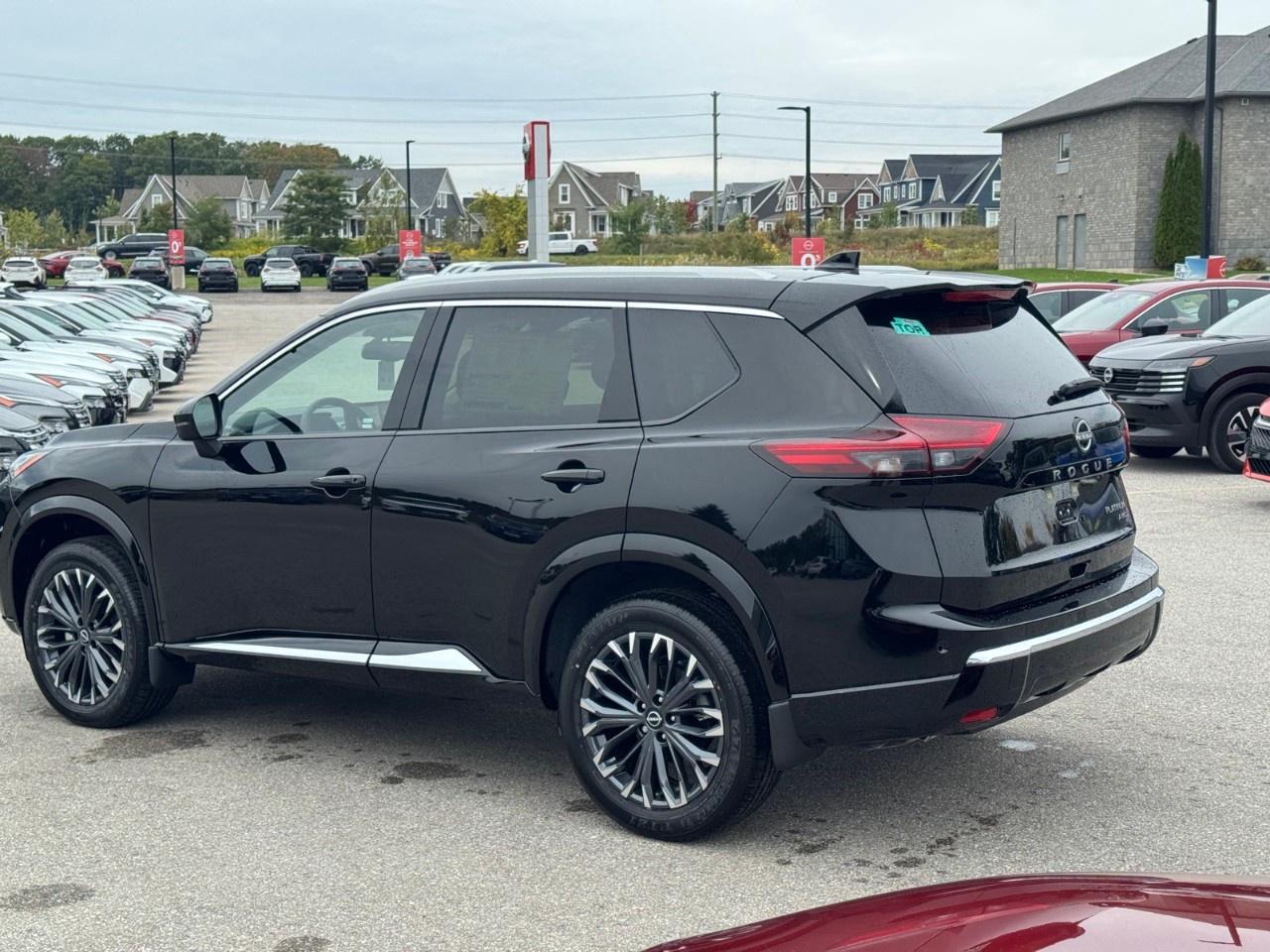 2026 Nissan Rogue AWD Platinum Photo