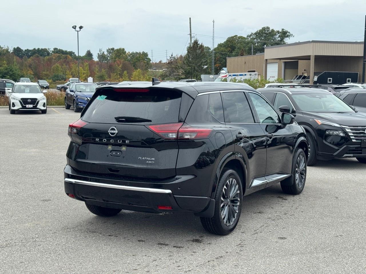2026 Nissan Rogue AWD Platinum Photo3