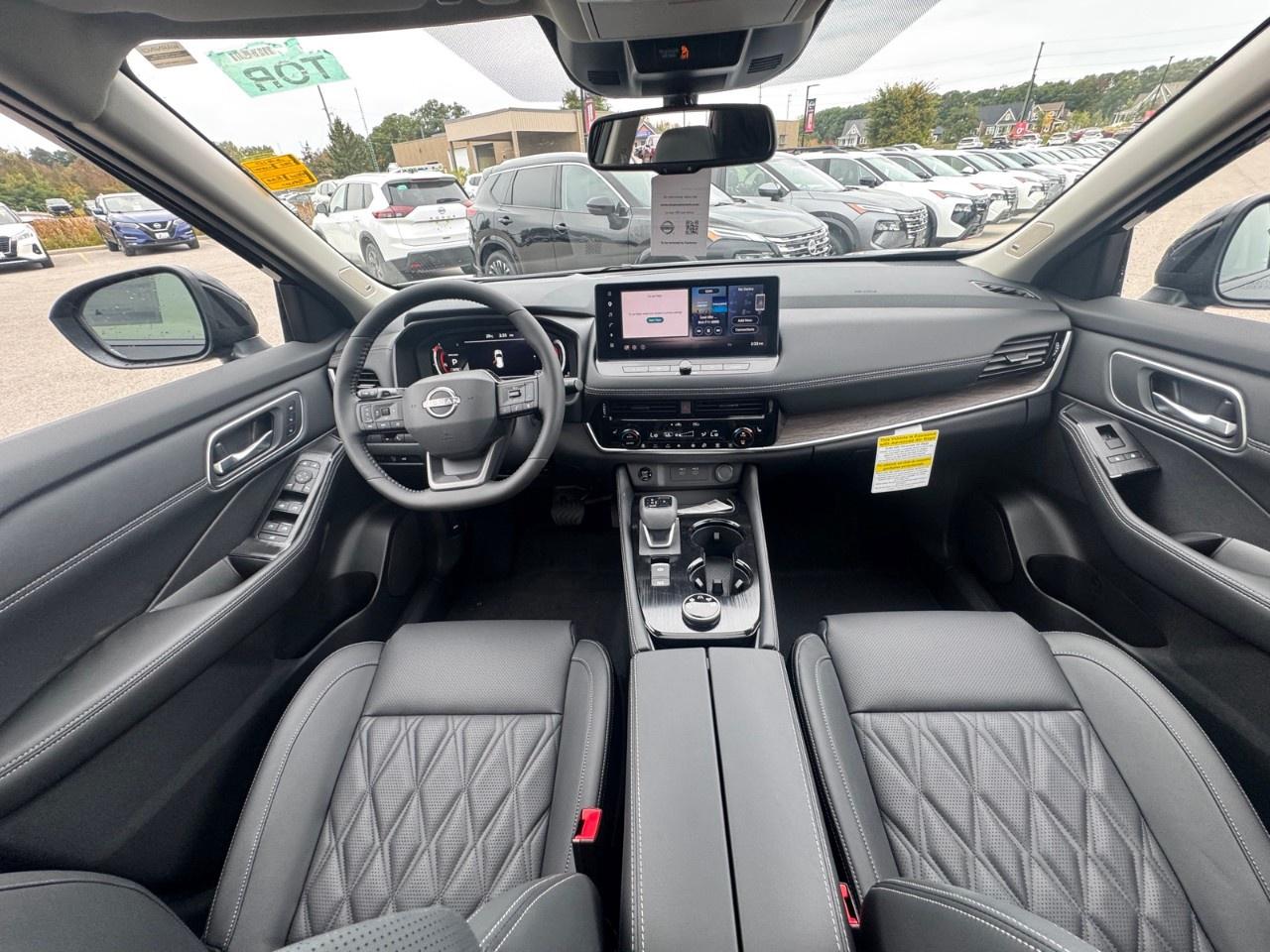 2026 Nissan Rogue AWD Platinum Photo