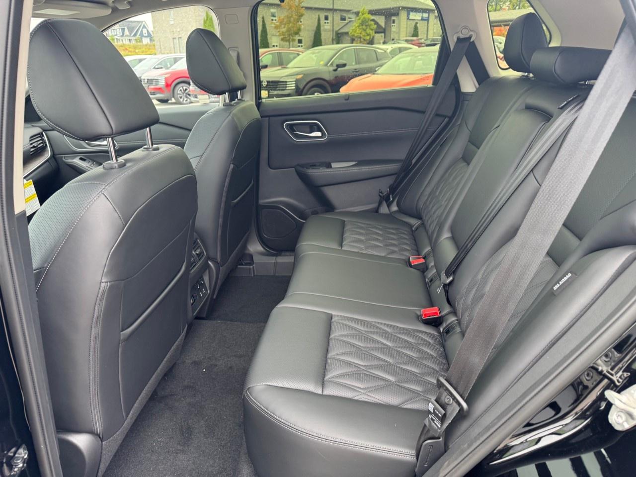 2026 Nissan Rogue AWD Platinum Photo