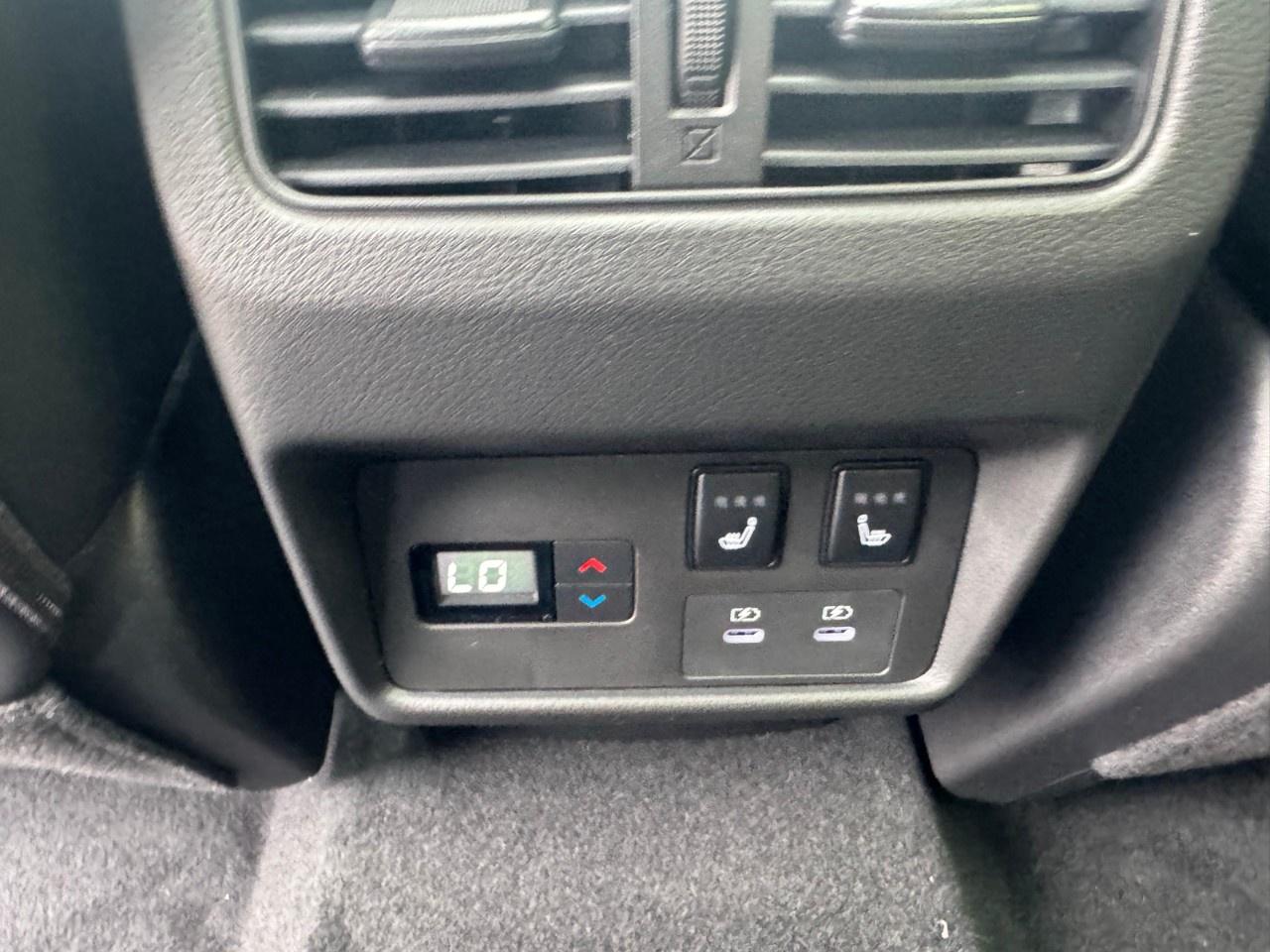 2026 Nissan Rogue AWD Platinum Photo