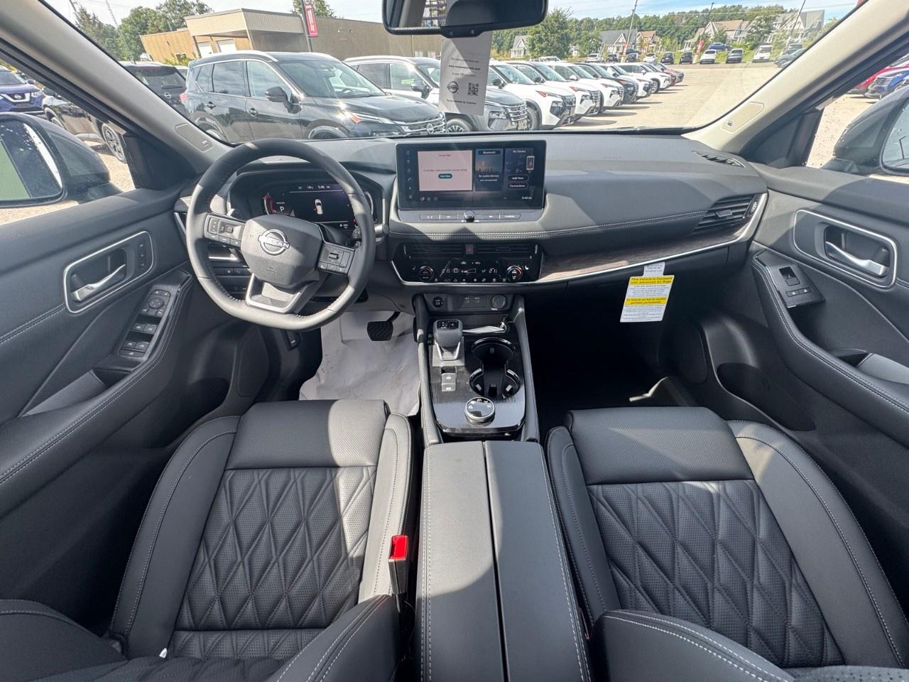 2026 Nissan Rogue AWD Platinum Photo