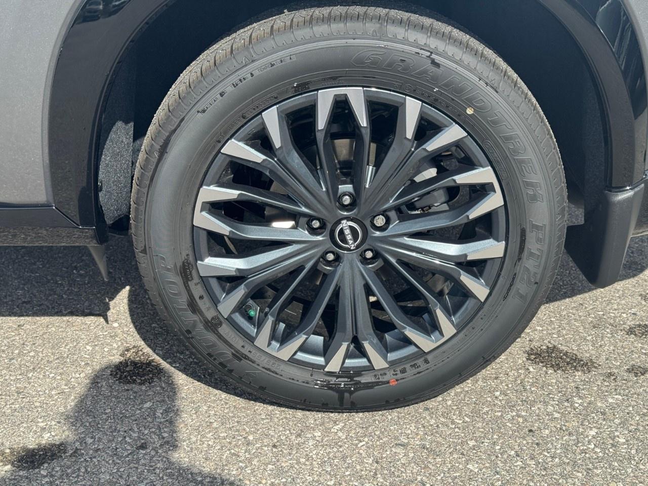 2026 Nissan Rogue AWD Platinum Photo