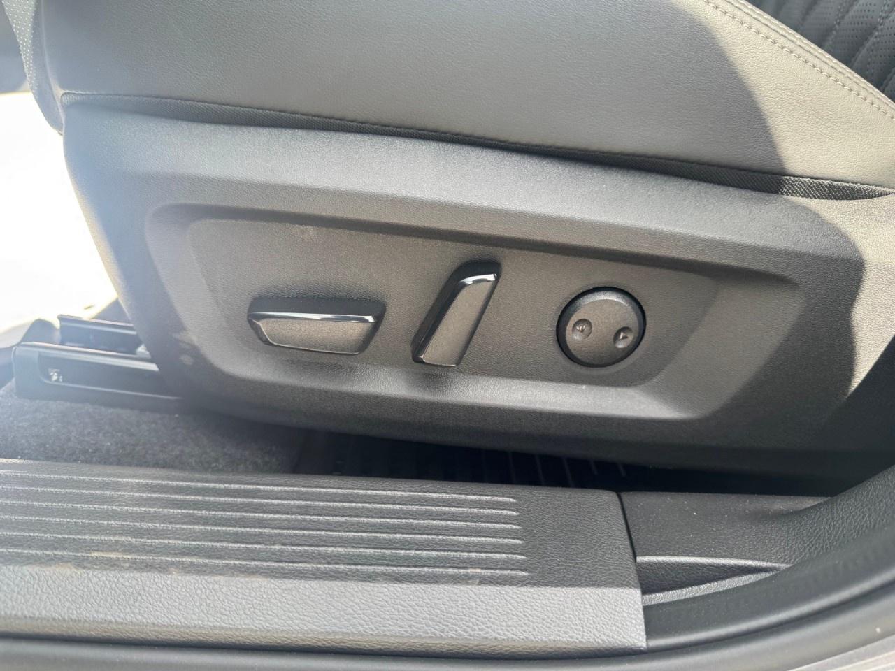 2026 Nissan Rogue AWD Platinum Photo