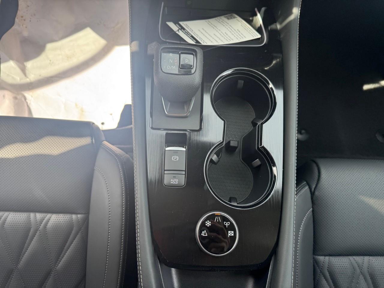 2026 Nissan Rogue AWD Platinum Photo