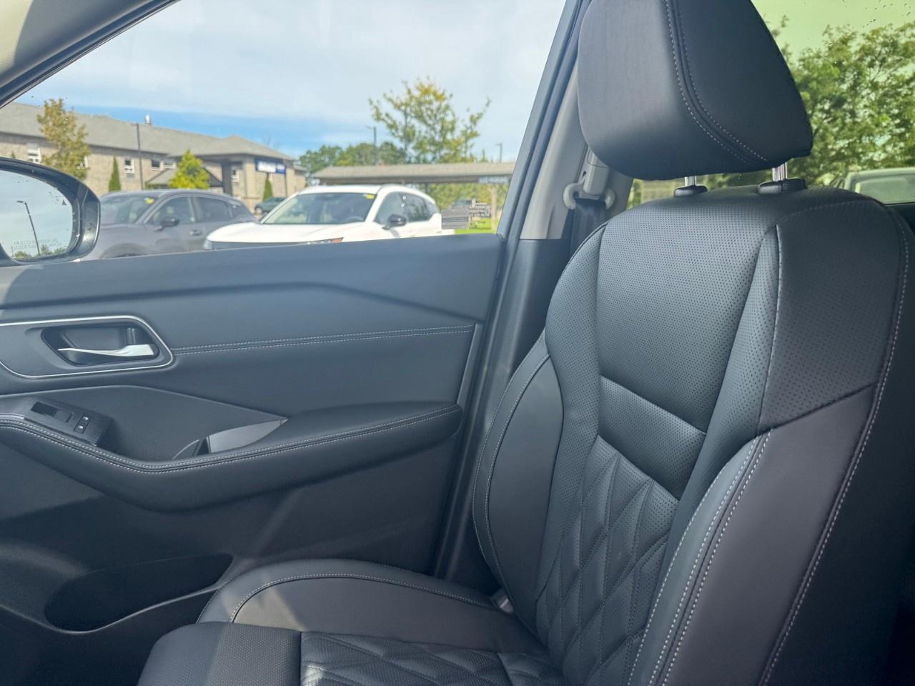 2026 Nissan Rogue AWD Platinum Photo