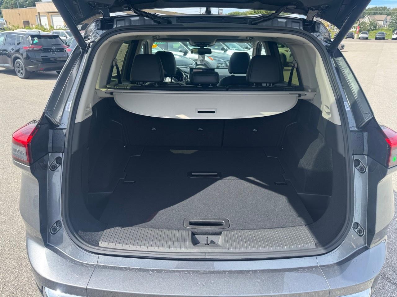 2026 Nissan Rogue AWD Platinum Photo