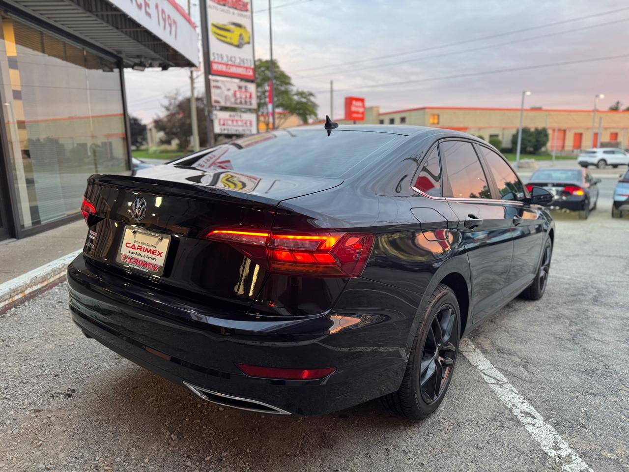 2019 Volkswagen Jetta 1.4 TSI Execline MANUAL | RARE | LOADED | ACCIDENT FREE Photo