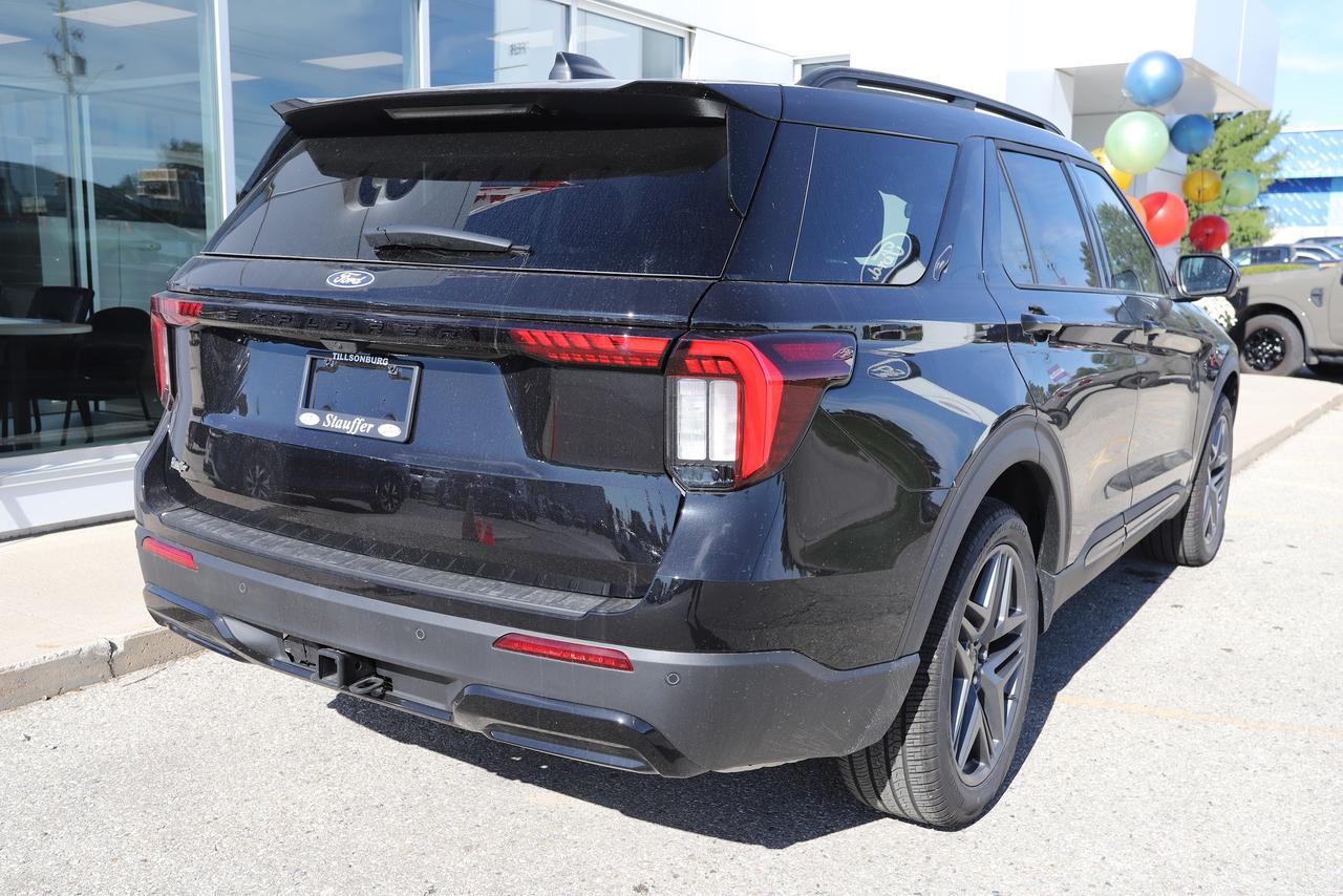 2027 Ford Explorer ST-Line 4WD Photo3